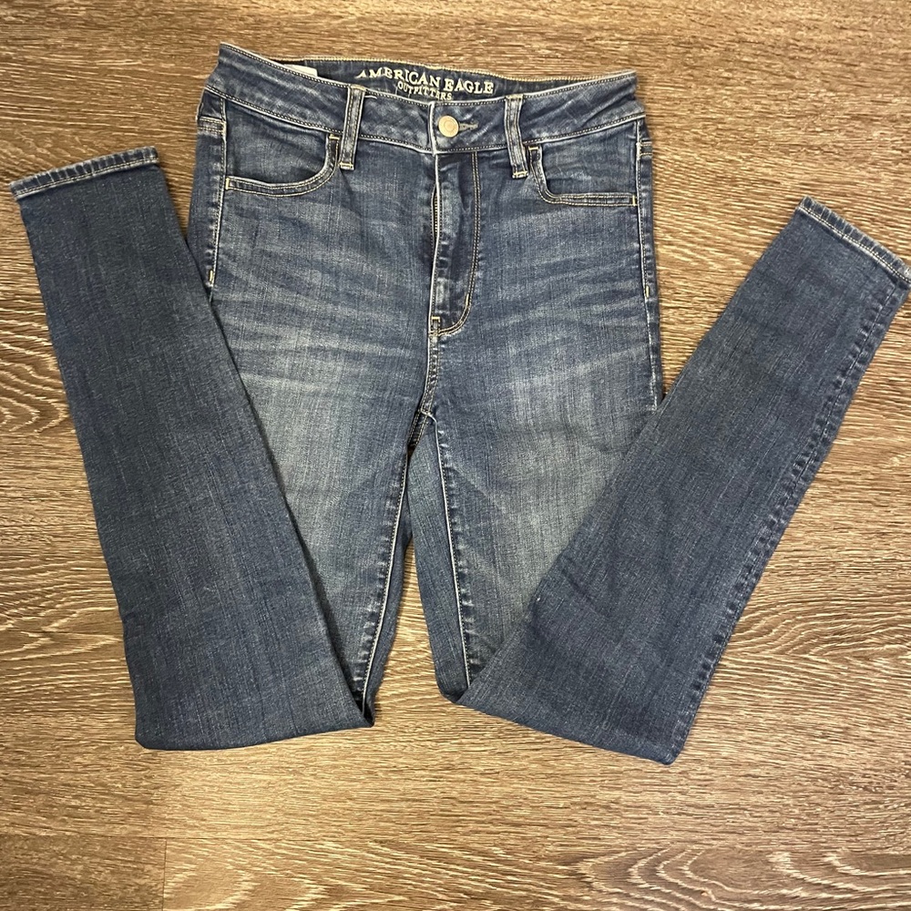American Eagle Lightwash Skinny Jeans